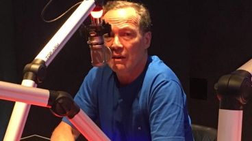 El diputado provincial en los estudios de Radio 2.