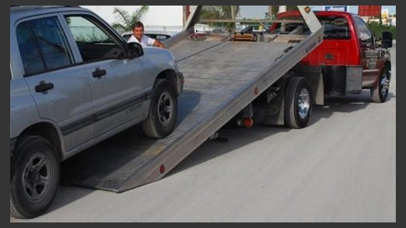 Las grúas sólo prestan el servicio de manera particular.