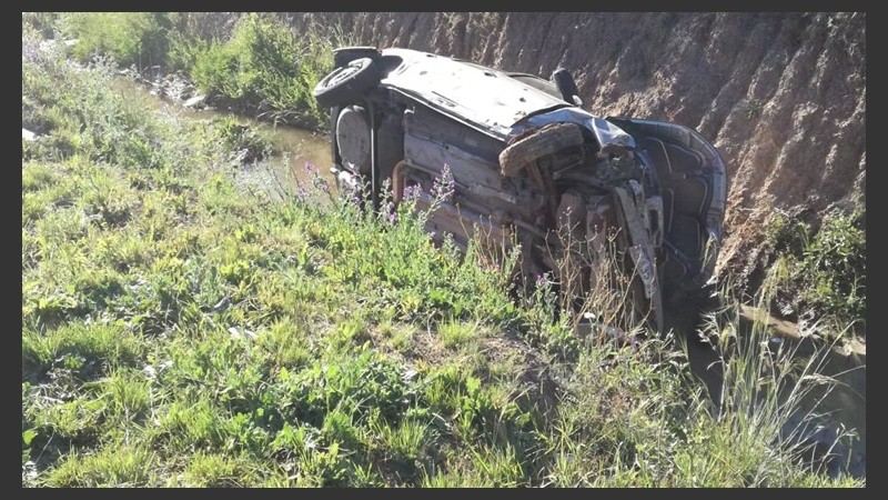 La conductora del vehículo terminó lesionada.