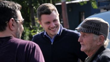 López Molina dijo que el socialismo tiene una deuda de 30 años con los barrios.