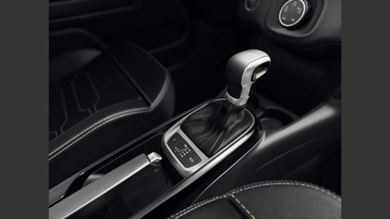 Fue presentado en la concesionaria de J. Pesado Castro. 