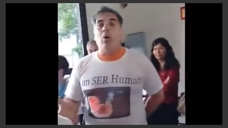 El hecho ocurrió en una escuela de La Plata.