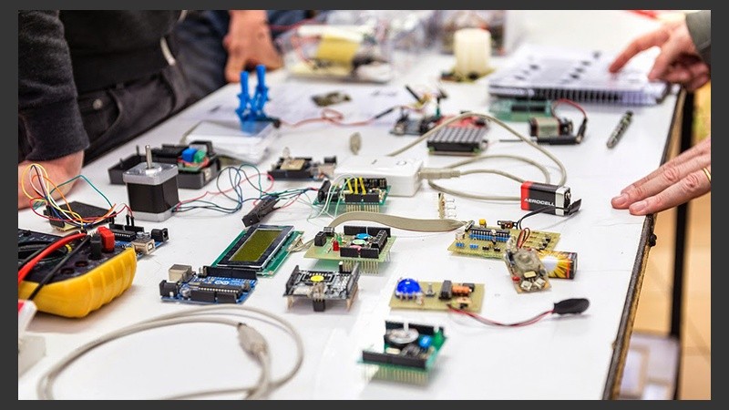 Los makerspaces tienen por lo general un cariz tecnológico y comunicacional.