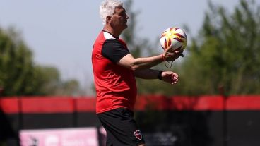 De Felippe les dará pelota a otros jugadores.