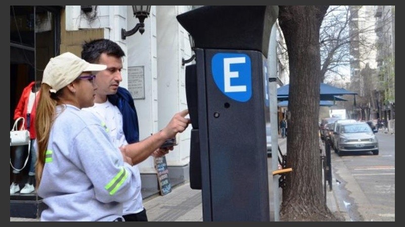 Estacionar si costo para promover las ventas en el centro. 