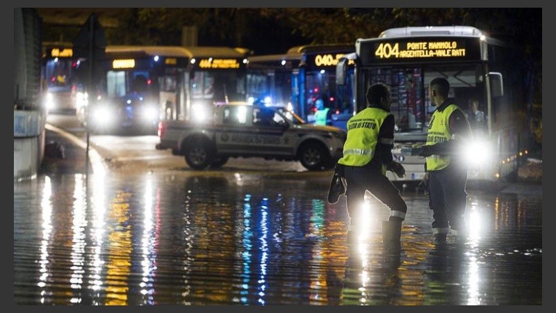 Algunas postales de cómo quedó Roma tras la tormenta.