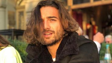 Maluma se cambió el color de pelo.