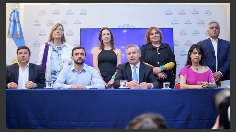 Los integrantes del nuevo interbloque.