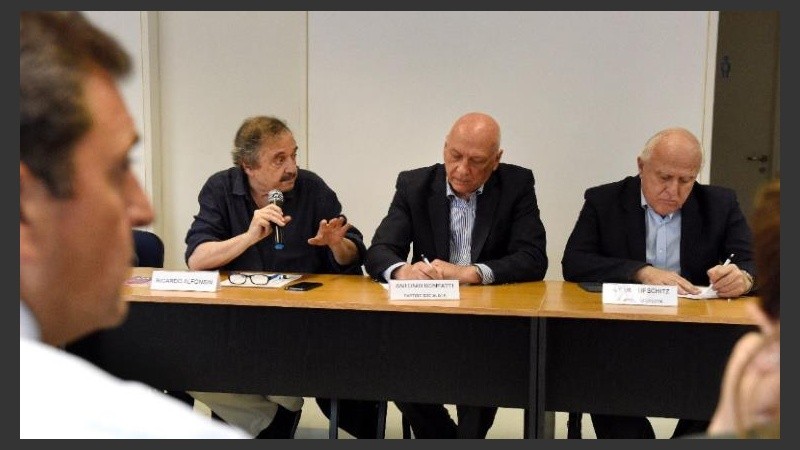 La foto de Massa con el socialismo y compañía. 