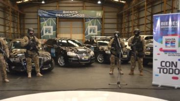 Parte de los bienes secuestradas a delincuentes se ponen a la venta al público.