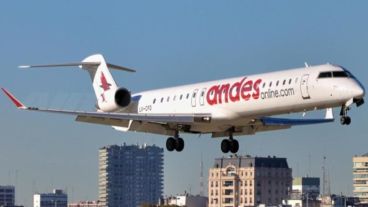 Andes dejará de volar de Buenos Aires a Tucumán y canceló frecuencias entre Salta y Tucumán y rutas a Brasil y el Caribe.