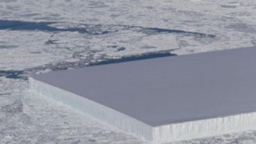 Más imágenes del iceberg rectangular tomado por la Nasa.