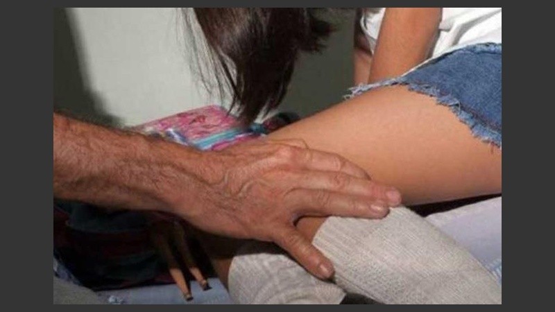 Las niñas coincidieron en que eran tocadas por este docente. 