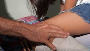 Las niñas coincidieron en que eran tocadas por este docente.