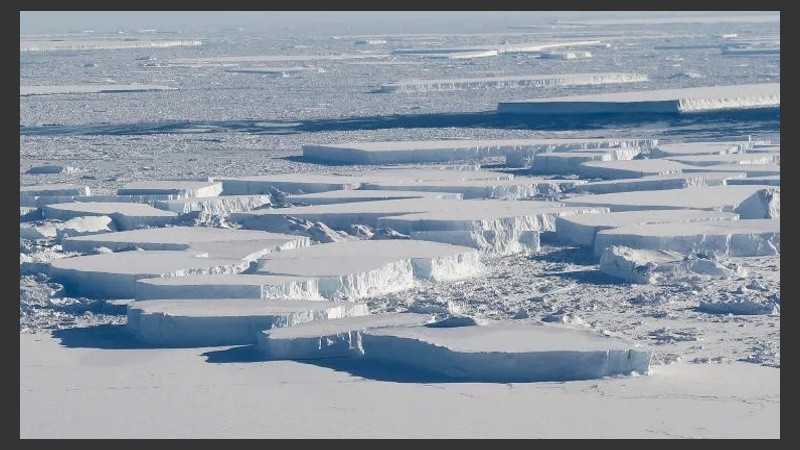 Más imágenes del iceberg rectangular tomado por la Nasa. 