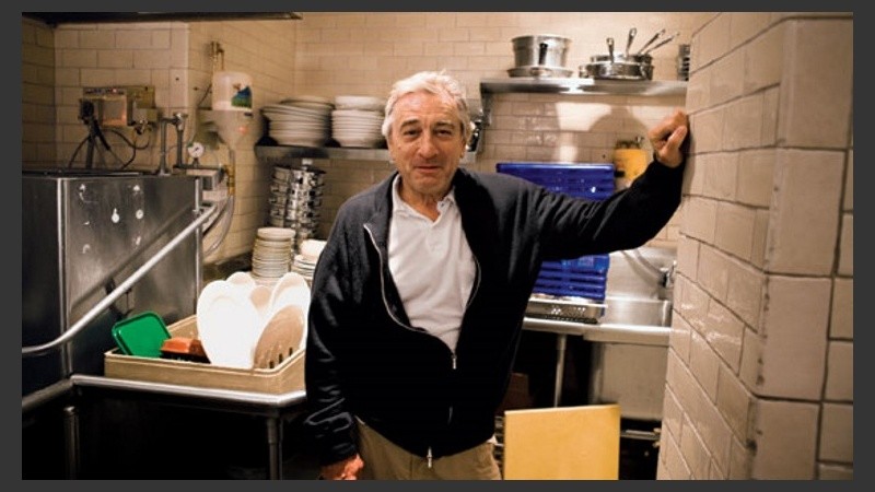 Robert de Niro en la cocina de su restaurante.