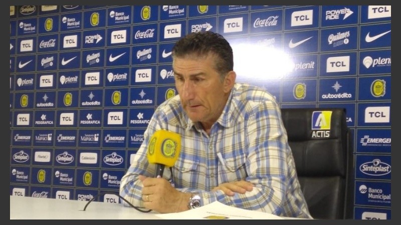 Bauza disparó contra las autoridades locales por la organización del clásico.