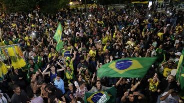 Los simpatizantes de Bolsonaro festejan en las calles de San Pablo.