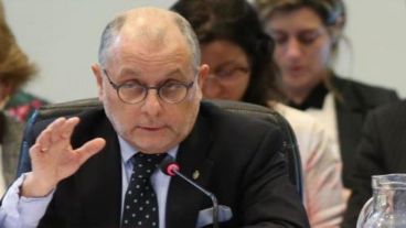 El canciller Jorge Faurie argumentó que utilizó la palabra "population" para referirse a la población isleña y fue "mal traducido"..