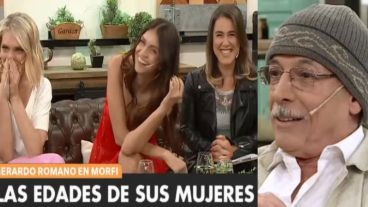 Romano provocó risitas de vergënza entre las periodistas.