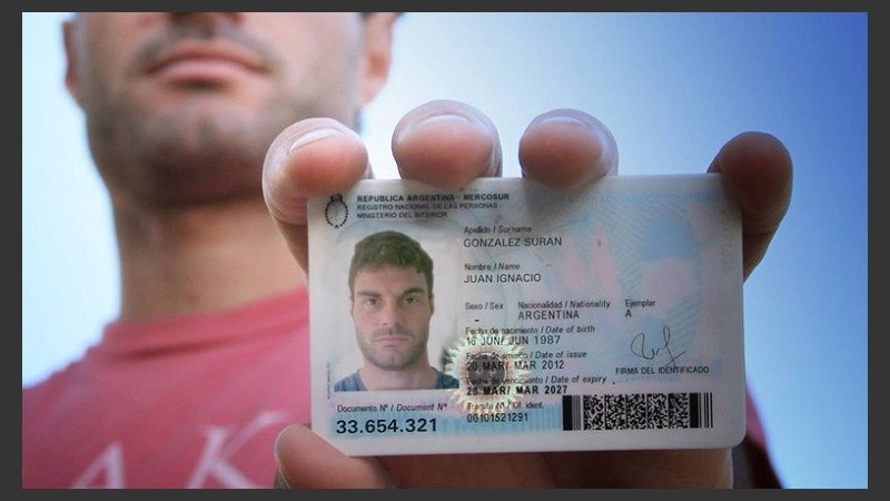 Una raya en el espacio donde figura el sexo, esa sería la innovación en el DNI.