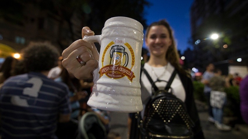 Noche ideal: 24Â° y cielo despejado para disfrutar de la espuma y la mÃºsica.