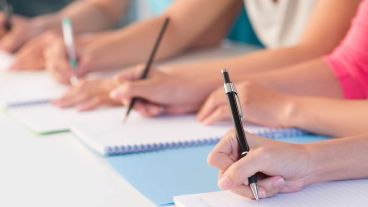 Disertarán Natacha Bacolla, Roberto Bereciartúa y Manuel Roca, nieto de Deodoro Roca, figura central del legado reformista.