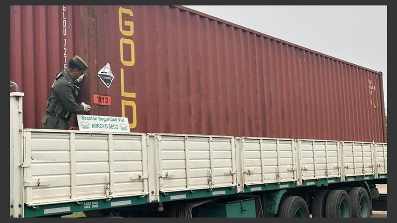 El camión circulaba por autopista.