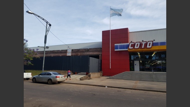 Los trabajos para la ampliación comenzaron al lado del ingreso al supermercado Coto.