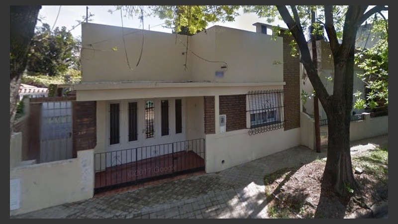 El peluquero Alberto se había mudado sobre calle Buchanan hacía tres años. 