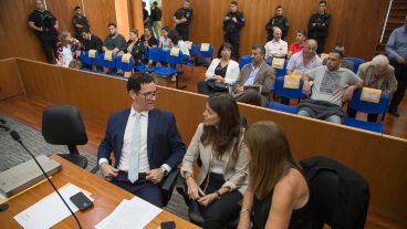 El Tribunal y detrás los condenados, que escucharon el fallo de segunda instancia.