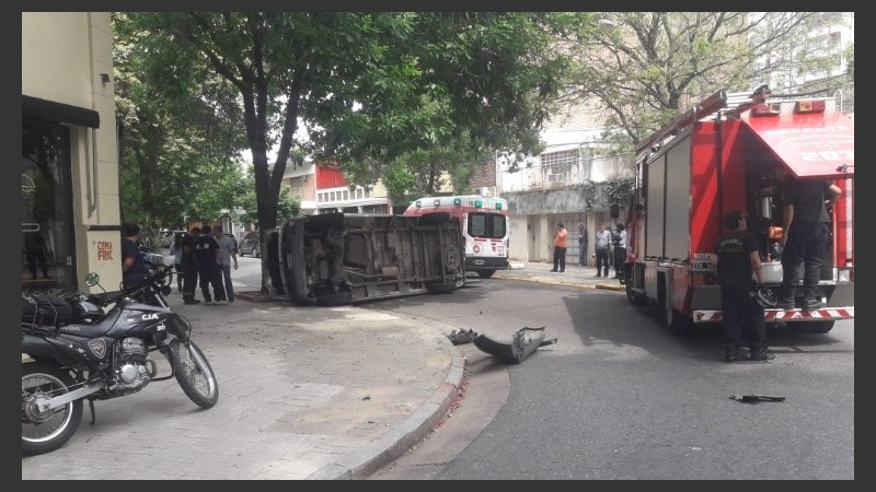 La escena del violento choque en el macrocentro rosarino. 