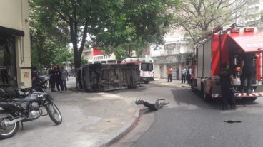 La escena del violento choque en el macrocentro rosarino.