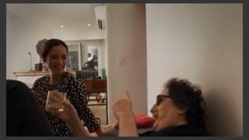 Charly García fue entrevistado por Julieta Venegas y le confesó por qué se tiró del noveno piso.