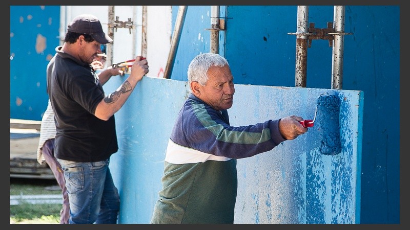 Trabajos en pintura para dejar los stands como nuevos.