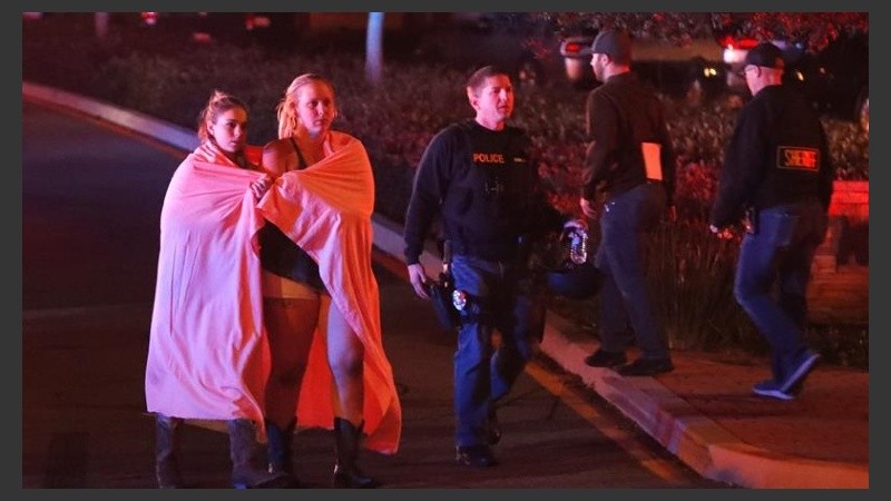 Sobrevivientes de la masacre en California.