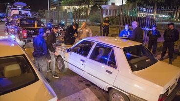 El municipio incrementó los controles contra los remises ilegales en los últimos meses.