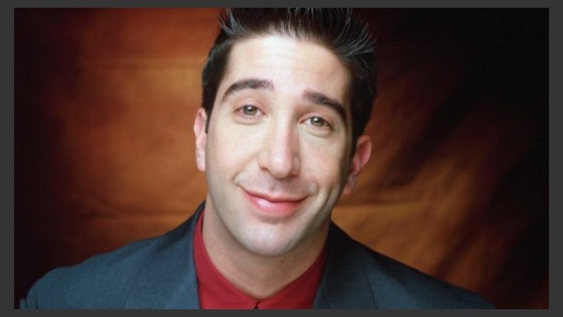 En la oferta le permiten a David Schwimmer vestir los pantalones de cuero del último capítulo de 