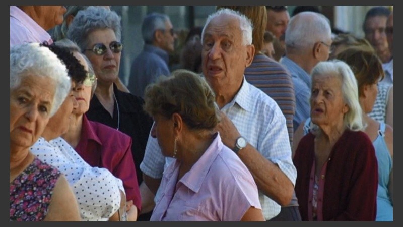 El Observatorio plantea la dificultad de muchas familias para cuidar de sus mayores.