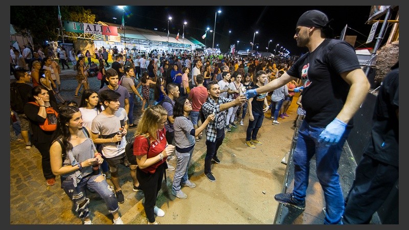 Arrancó este viernes la Fiesta de Colectividades 2018.