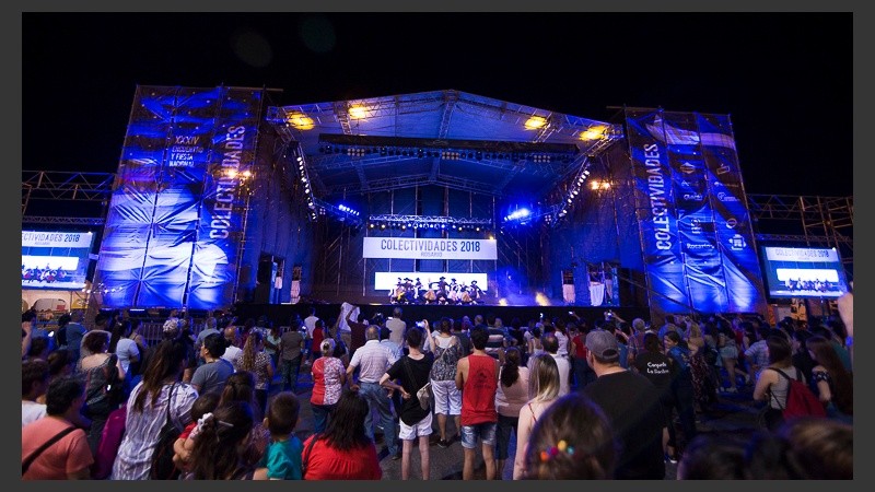Arrancó este viernes la Fiesta de Colectividades 2018.