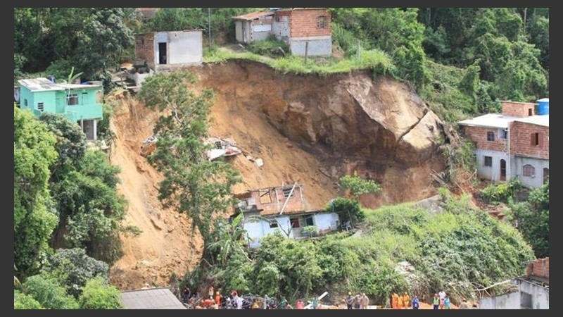 El desplazamiento de tierras ocurrió en Niteroi.