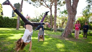 La educación libre se basa en la premisa de que cada niño tiene su programa interno de aprendizaje.