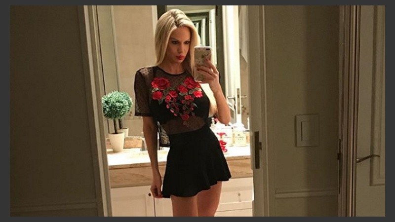 Luciana Salazar y su baño, una relación muy, muy personal. 