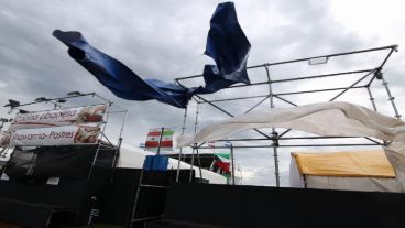 Ráfagas de hasta 60 kilómetros por hora y caída agua en el horizonte.