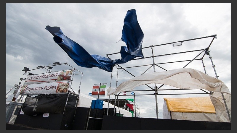 El viento alcanzó más de 90 kilómetros por hora. 