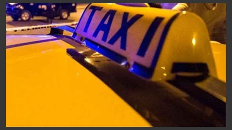 El taxi fue remitido al corralón municipal.