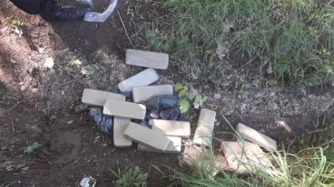 Los panes fueron encontrados en una zanja.