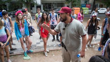 Personal de la GUM siguió de cerca el comportamiento de los jóvenes.