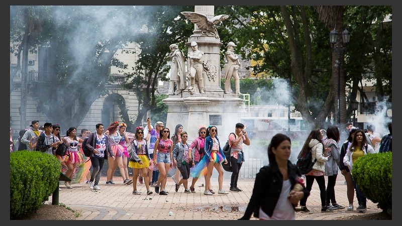Los jóvenes le pusieron mucho ruido y color.